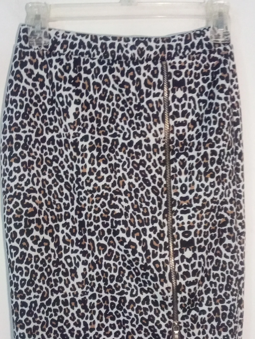 Kardashian Leopard Print Pencil Skirt with Front Zip XS EUC